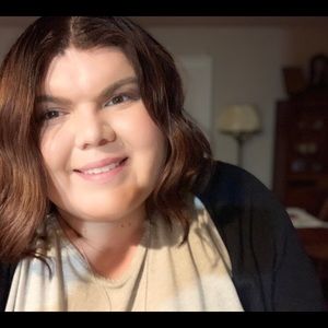 Meet your Posher, Liz